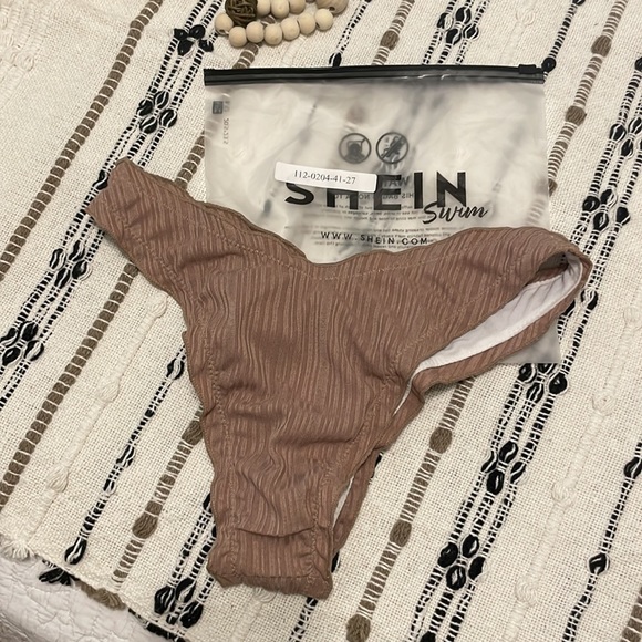 Swim bottoms - Picture 3 of 5